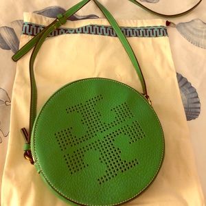 Perfect condition green round Tory bag!
